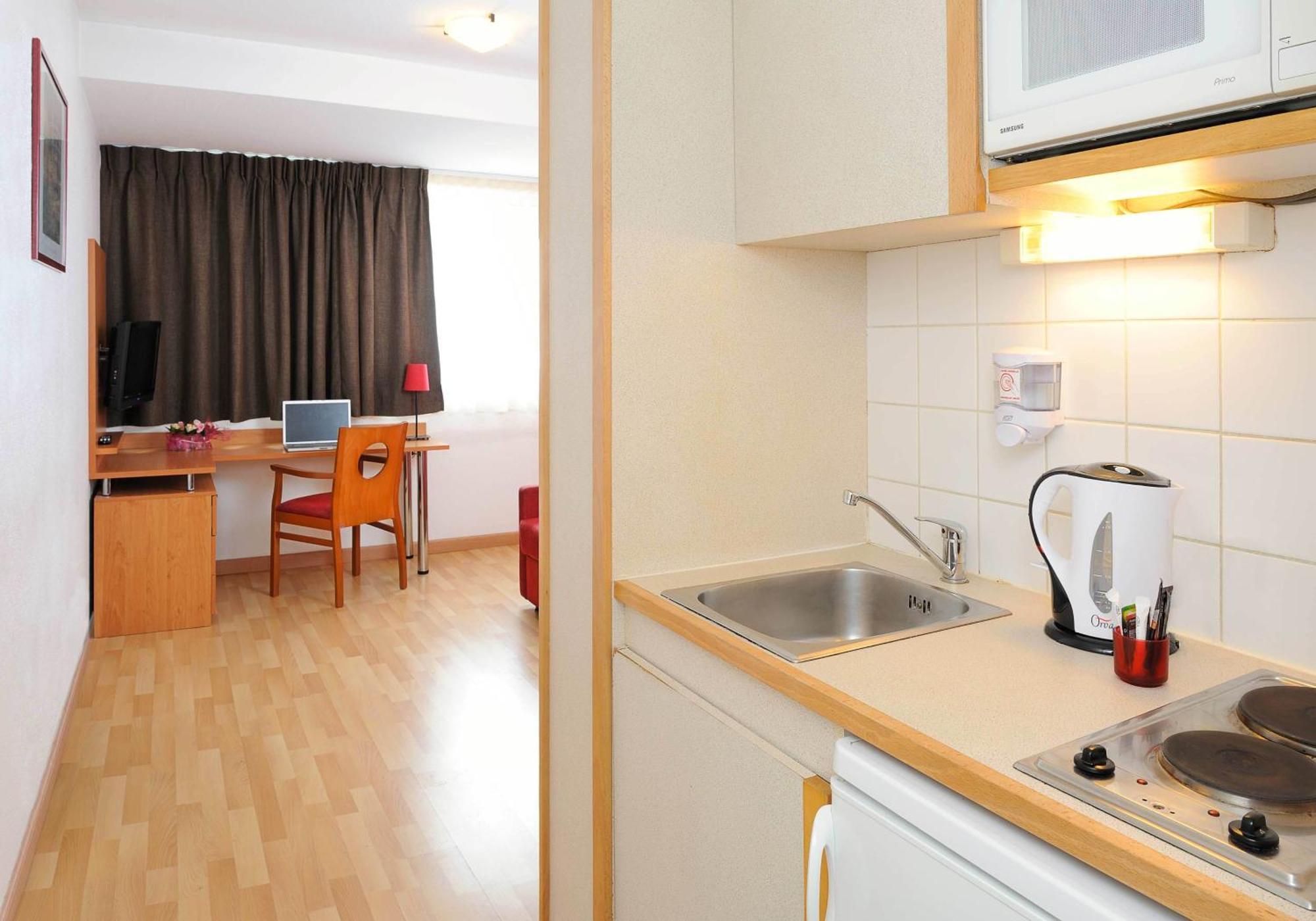 Studio (2 Adults)